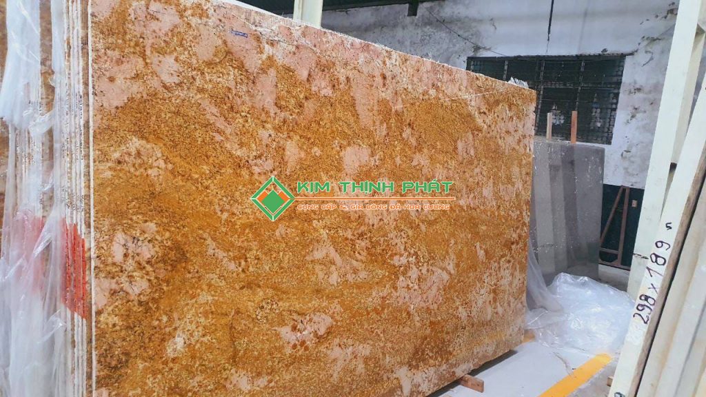 Tấm Đá Vàng Hoàng Gia (Imperial Gold Granite) tại kho